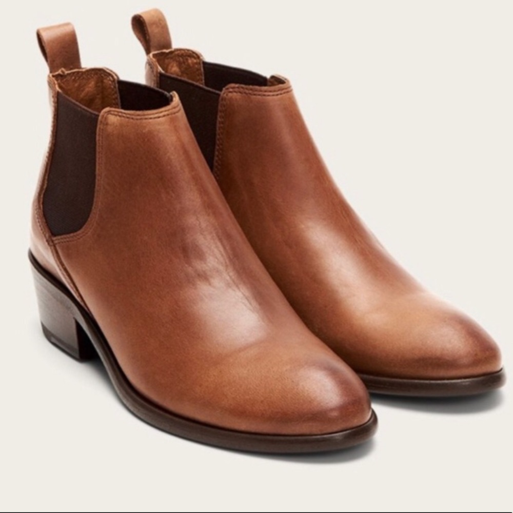 Frye Carson Chelsea Boot - New in Box